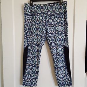 Victoria's Secret Sport Knockout Capri Legging L